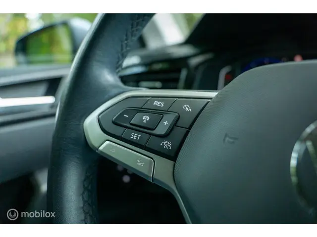 Volkswagen Polo 1.0 TSI Life Business 2022 Benzine 22