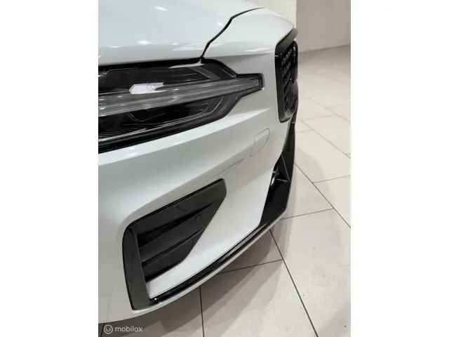 Volvo V60 2.0 T5 R-Design Car-Play 2019 Benzine 5