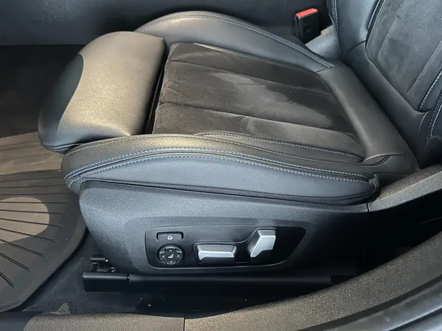 BMW 3 Serie 330e M Sport 2019 Hybride Benzine 9