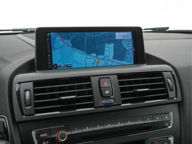 BMW 2 Serie Coupé 220d High Executive 2014 Diesel 15