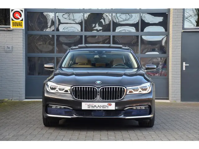 BMW 7 Serie 2