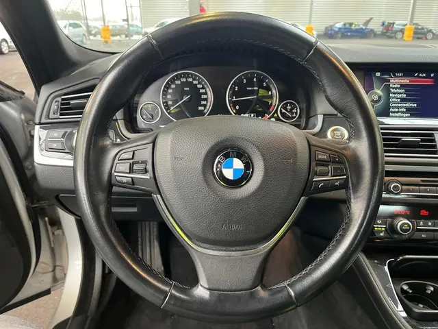 BMW 5 Serie 520i // NL PRIJS 14499 // Nieuwe APK 2013 Benzine 10
