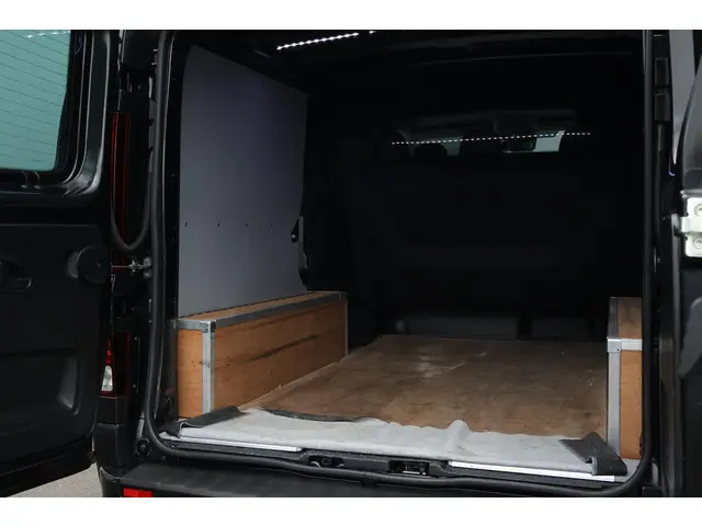 Renault Trafic 2.0 dCi 170 T29 L2H1 DC Luxe 2023 Diesel 35