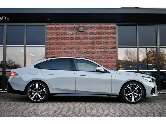 BMW 5 Serie 530e M-Sport 2024 Hybride Benzine 62