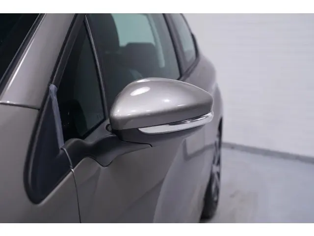 Peugeot 208 1.4 e-HDi Active 2013 Diesel 12