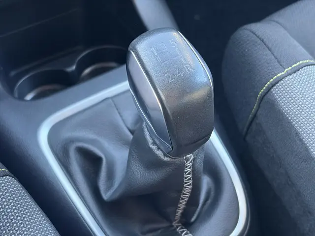 Citroën C3 1.2 PureTech S&S Shine 2018 Benzine 28