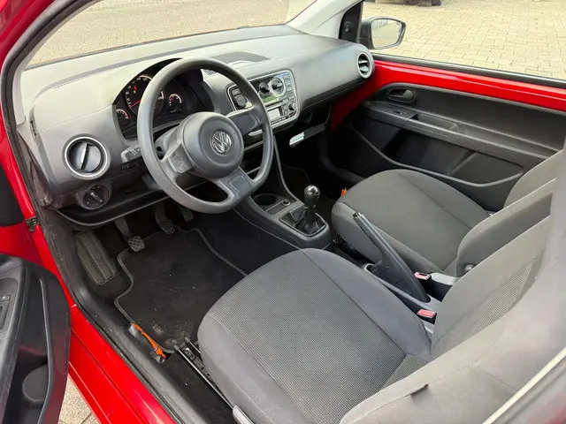 Volkswagen up! 1.0 take up! BlueMotion 2013 Benzine 7