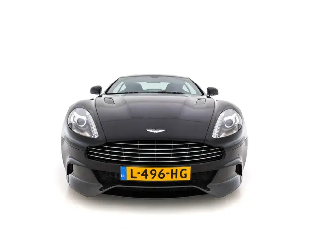 Aston Martin V12 Vanquish 2