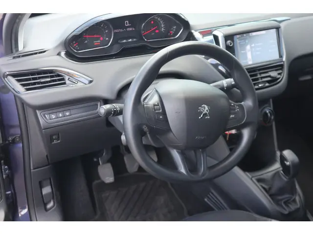 Peugeot 208 1.6 e-HDi Active 2012 Diesel 3