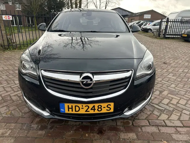 Opel Insignia 1.6 T Cosmo full options 2015 Benzine 3