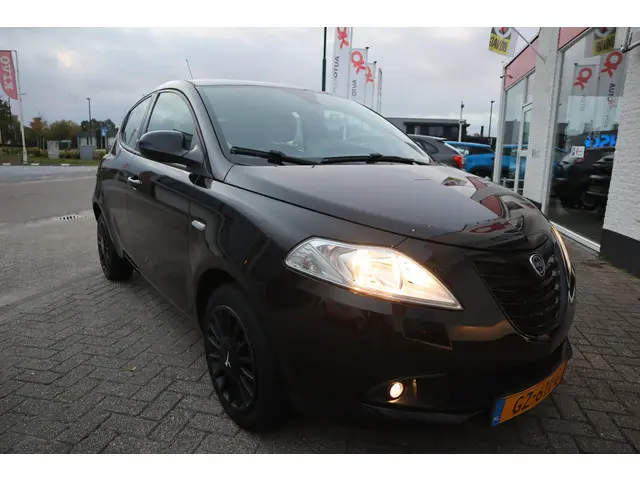 Lancia Ypsilon 0.9 TwinAir ELEFANTINO PLUS 2015 Benzine 11