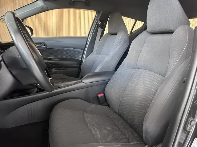 Toyota C-HR 1.8 Hybrid Energy 2018 Hybride Benzine 4