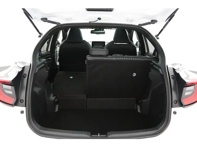 Toyota Yaris 1.5 Hybrid Executive 2021 Hybride Benzine 24