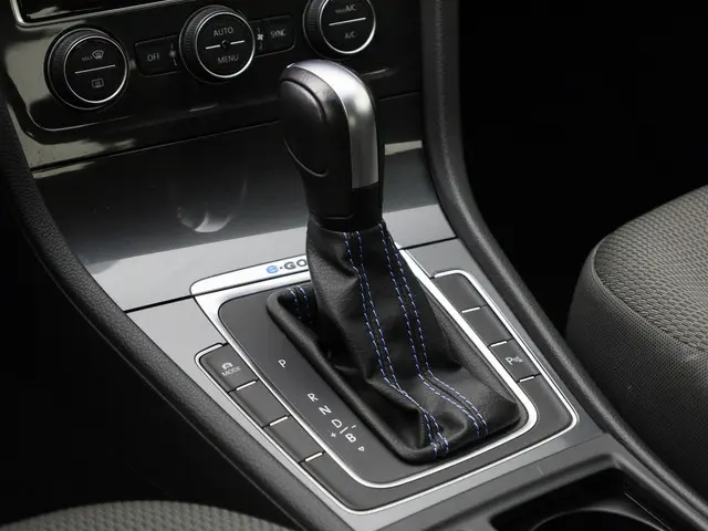 Volkswagen e-Golf E-DITION 100kW/136PK 2020 Elektrisch 12