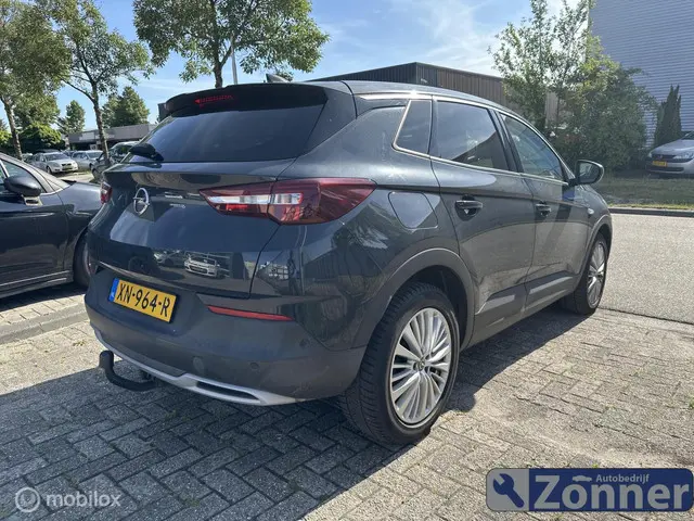 Opel Grandland X 1.2 Turbo Ultimate 2019 Benzine 3