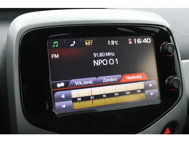 Toyota Aygo 1.0 VVT-i x-play 2015 Benzine 8