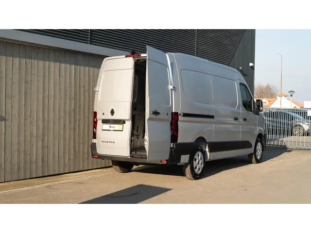 Renault Master T35 2.0 dCi 150 L2H2 Extra 2024 Diesel 10