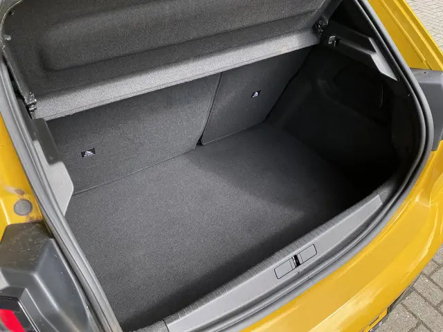 Peugeot 208 1.2T 100pk Allure Pack Automaat 2022 Benzine 10
