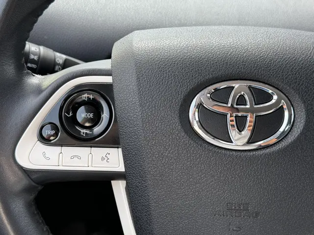 Toyota Prius 1.8 Dynamic 2017 Hybride Benzine 13