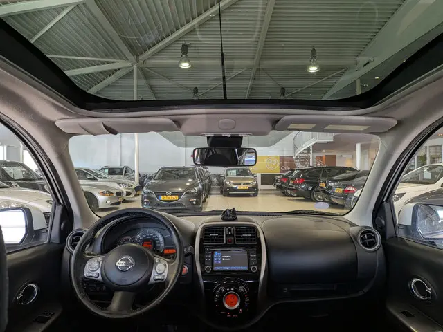Nissan Micra 1.2 DIG-S Tekna 2013 Benzine 21