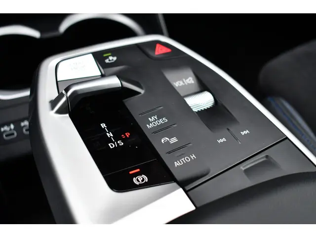 BMW X1 xDrive25e M-Sport 2024 Hybride Benzine 48