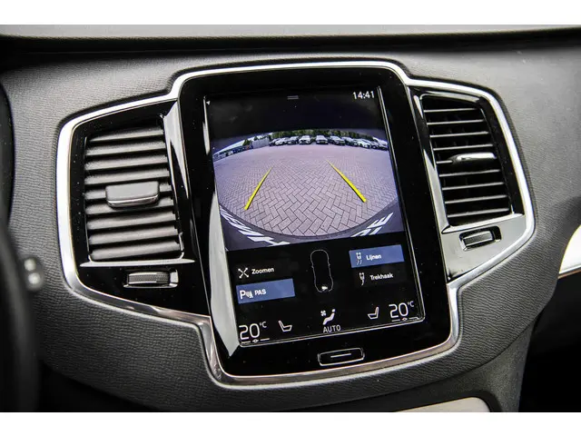 Volvo XC90 2.0 D4 90th Anniversary Edition 2018 Diesel 21