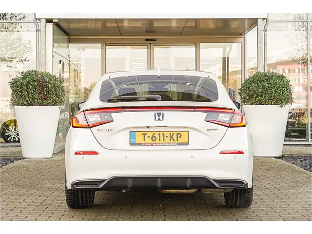 Honda Civic 2.0i e:HEV SPORT 2023 Hybride Benzine 54