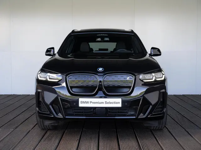 BMW iX3 High Executive 80 kWh 2022 Elektrisch 3