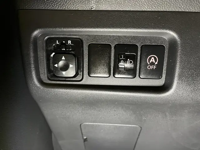 Mitsubishi Space Star 1.0 Intense 2015 Benzine 24