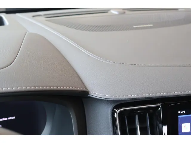 Volvo S90 T8 AWD Ultimate Dark 2024 Hybride Benzine 56