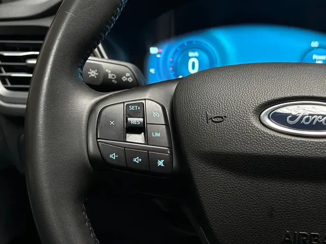 Ford Kuga 2.5 PHEV Titanium 2022 Hybride Benzine 16