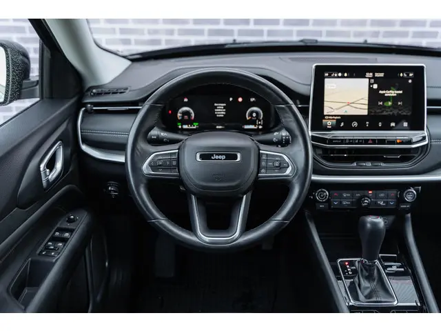 Jeep Compass 1.5T e-Hybrid Limited 2023 Hybride Benzine 35