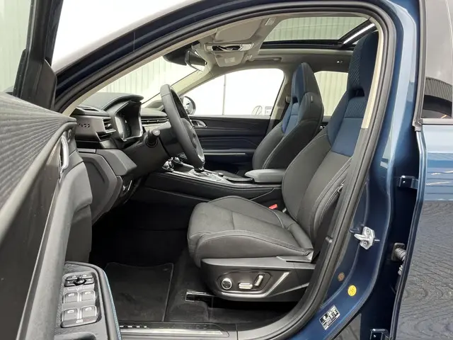 Lynk & Co 01 1.5 2023 Hybride Benzine 19