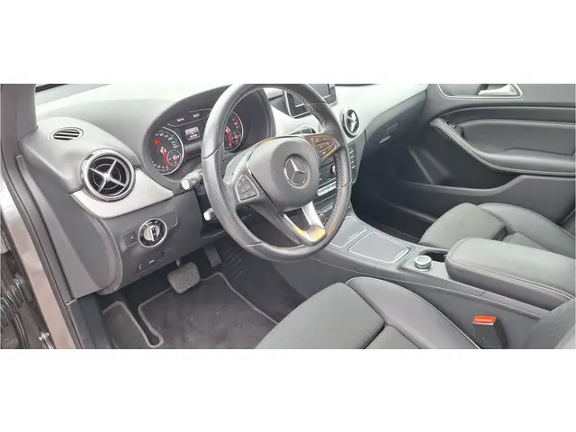 Mercedes-Benz B-Klasse 180 Prestige 2016 Benzine 9