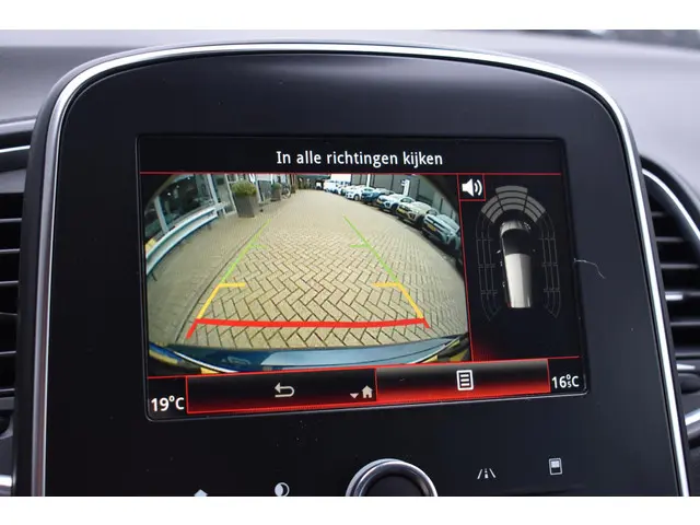 Renault Grand Scénic TCe 140 EDC Intens 2021 Benzine 19