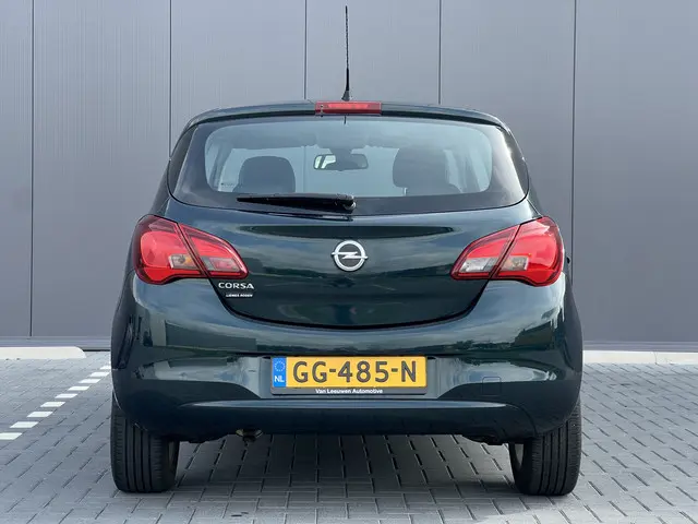 Opel Corsa 1.4 Cosmo 2015 Benzine 22