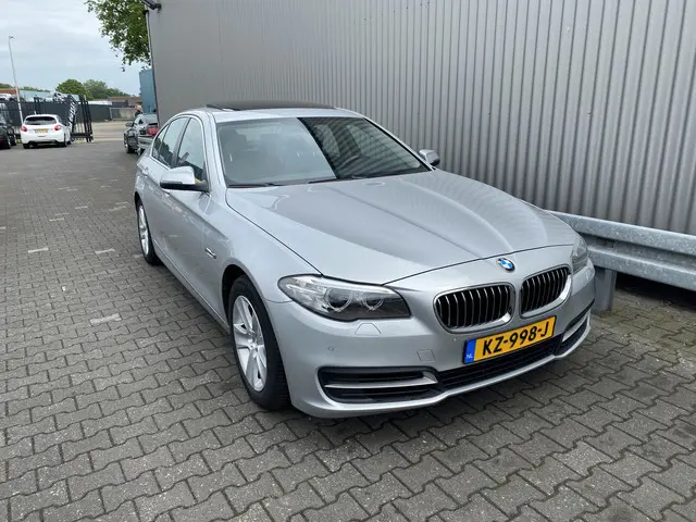 BMW 5 Serie 520i High Executive 2015 Benzine 14