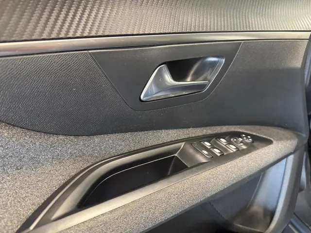 Peugeot 5008 1.2 PureTech Allure 2019 Benzine 23