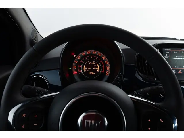 Fiat 500 1.0 Hybrid Club | CRUISE | PDC | AIRCO . 2023 Benzine 13