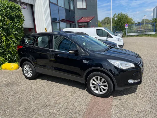 Ford Kuga 1.5 Titanium 4WD 2015 Benzine 6