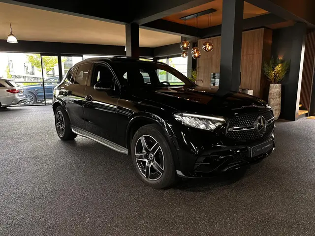 Mercedes-Benz GLC 200 4MATIC AMG Line 2023 Benzine 5