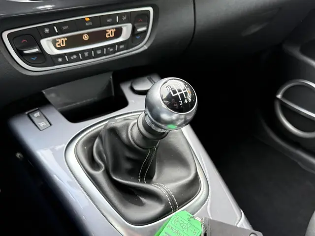 Renault Scénic Xmod 1.2 TCe Bose 2014 Benzine 26