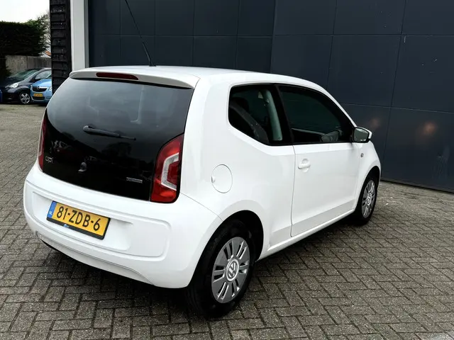 Volkswagen up! 1.0 move up! BlueMotion 2012 Benzine 10