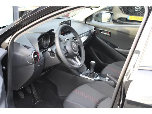 Mazda 2 1.5 e-SkyActiv-G 90 Homura 2024 Benzine 11