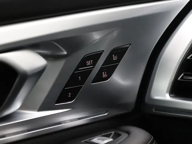 BMW XM PHEV 50e 2025 Hybride Benzine 27