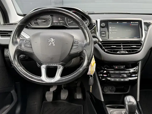 Peugeot 2008 1.2 PureTech Allure 2018 Benzine 3