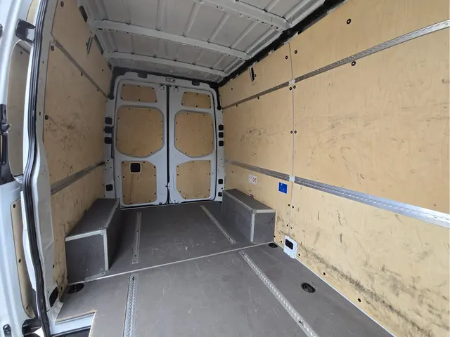 Mercedes-Benz Sprinter 317 1.9 CDI L2 H2 RWD 2022 Diesel 26