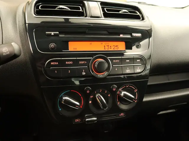 Mitsubishi Space Star 1.0 Cool+ 2019 Benzine 24