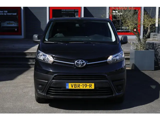Toyota ProAce Long Worker 2.0 D-4D Navigator 2019 Diesel 3