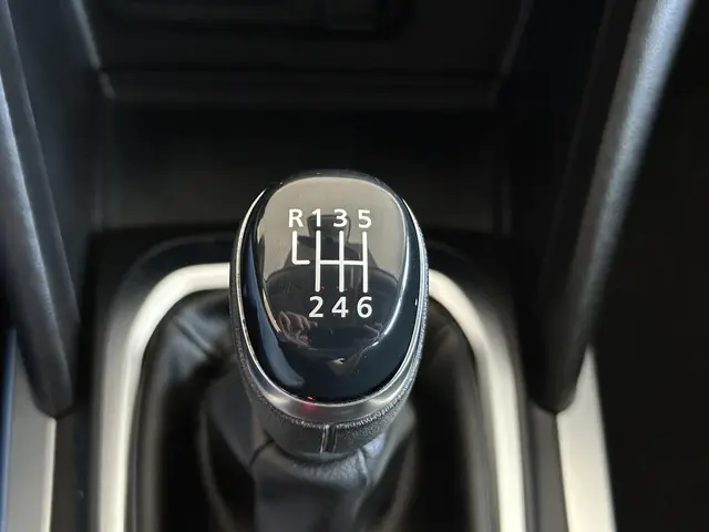 Renault Mégane Estate 1.3 TCe Limited 2019 Benzine 24